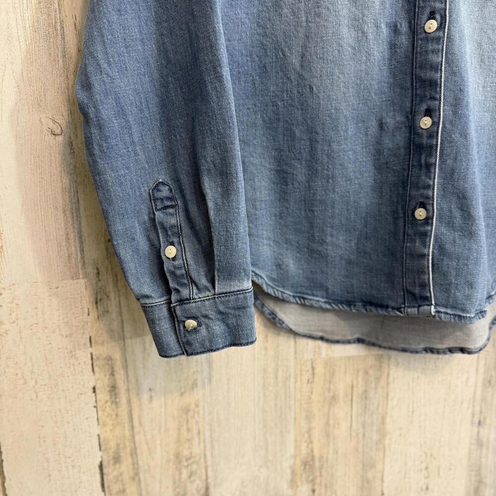 Universal Thread Chambray Denim Button Down Shirt… - image 7